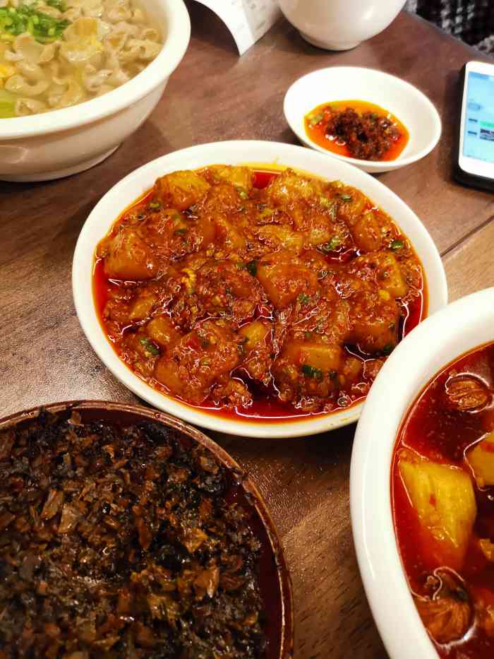 聚义蘸水肥肠-"东门市井下沉广场的这个蘸水肥肠,简直太好.