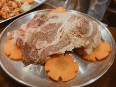 韩式腌猪王排-·缸桶屋·韩式牛肋条自助烤肉(西湖D11店)