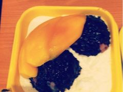 芒果白雪黑糯米甜甜-满记甜品(日月光二店)