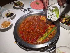 -茅草房·河畔园林火锅