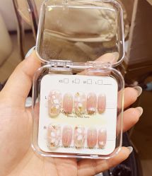 -桃色美甲沙龙