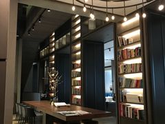 2楼咖啡吧/书吧-北京三里屯CHAO酒店