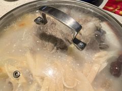 -三人行骨头王火锅(长寿店)