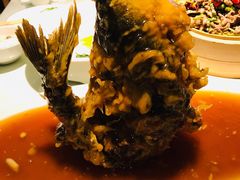 糖醋鲤鱼-闫府私房菜·百年鲁菜(欧亚店)