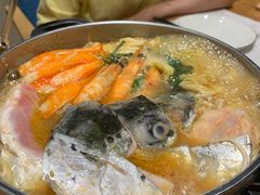 满满的海鲜锅-小句号·精致料理(江南环球港店)