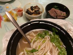 -粉吖吖·邵阳米粉(体育西路店)