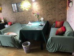 卡座-忘忧草融合私房菜(红鼎国际店)