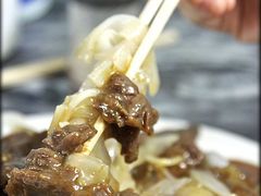 湿炒牛河-伍湛记 · 广州老字号(龙津中路店)