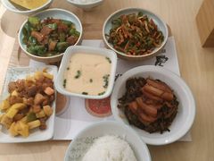-老乡鸡(上海白玉兰广场店)