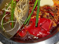 -茅草房·河畔园林火锅