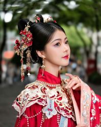 -小乐化妆美甲半永久培训学校