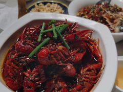 油焖小龙虾-盐枭肴·川味自贡菜(南强街店)