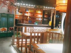 大堂-荷塘秋月·本帮江浙菜(国权路店)