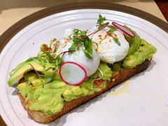 牛油果温泉蛋吐司-O'mills Sourdough Bakery&Bistro(永嘉路店)