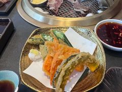 -铭牛烧肉·和牛海鲜自助(高新月牙湖店)
