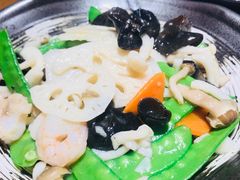 荷塘月色-95号酱骨·一块豆腐(展春园西路店)