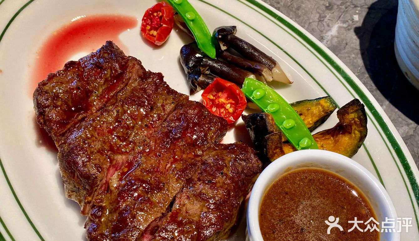 成都暑假高温来袭，暑假带女儿吃一顿漂亮饭🥩