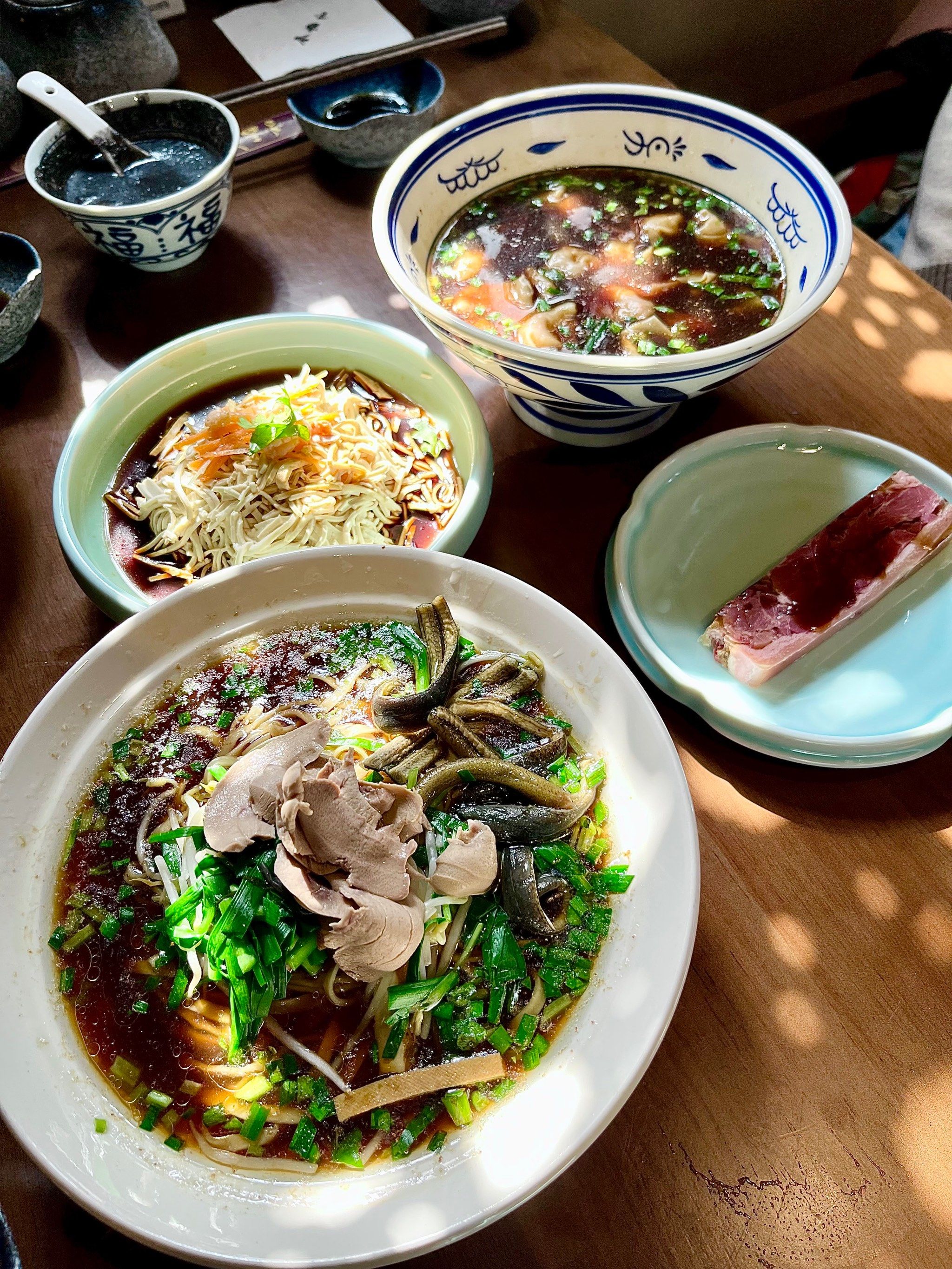 镇江肴肉锅盖面果然名不虚传🍜