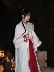 -一揽芳华汉服旗袍体验馆(拙政园店)