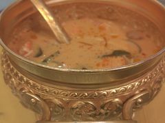 -玖月时尚泰式餐厅