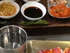 -围炉肉舍•炭烤活鳗•丹东海鲜烤肉(步行街店)