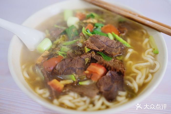 诸暨次坞打面红烧牛肉面图片 - 第1张