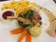 -Neary Khmer Restaurant