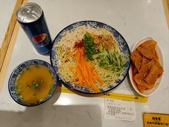 真香麻酱鸡丝拌面-陳香貴·兰州牛肉面(上海长风大悦城店)