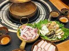 -阿山卓·野生菌火锅·纳西火塘烤肉