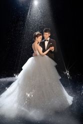 -雪中彩影婚纱摄影·微光艺术中心