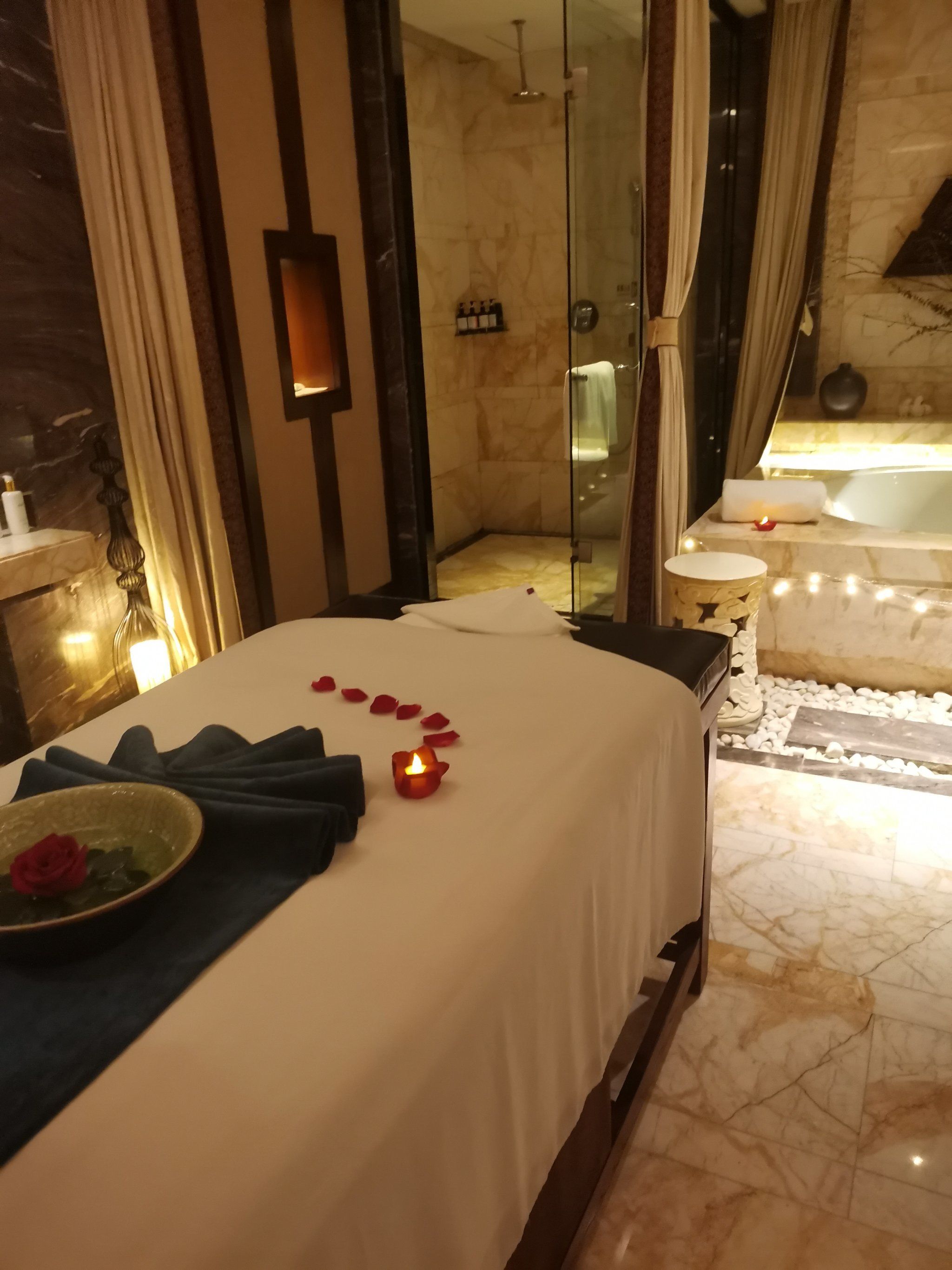 沉浸在spa的温暖怀抱,让疲惫在温柔的触