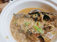 -鱼鲜饭香·招牌汽锅剁椒鱼头王