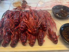 -肥肥虾庄·金牌油焖大虾(汉街SKP店)