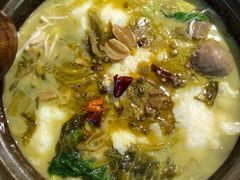 石锅酸菜鱼-周鱼小馆石锅酸菜鱼(活力汇店)