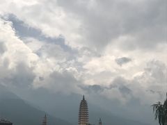 -三塔倒影公园