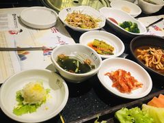 -鲁邦国际风情街(麦世达韩国精品百货店)