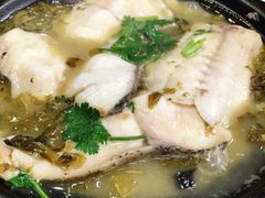 酸菜鱼砂锅-万和春排骨砂锅米饭(湖北路店)