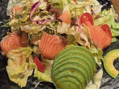 牛油果三文鱼沙拉-一豚轩·烧鸟·豚骨拉面(五四路店)