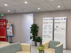 -上海大学附属上海和平眼科医院