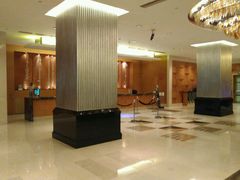 -大宁国际商业广场-地下停车库