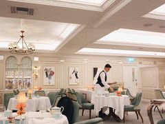 -The Diamond Jubilee Tea Salon at Fortnum & Mason