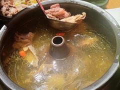 -云海肴·汽锅鸡·云南菜(天山百盛优客店)