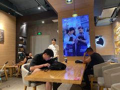 -瑞幸咖啡(外滩SOHO店)