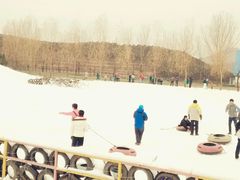 -十三陵雪世界滑雪场