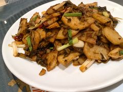 弥渡酸菜炒土豆片-滇越乘象云南餐厅(次渠店)