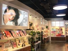 -4iNLOOK美瞳店(上海日月光中岛店)