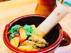 尖椒擂茄子-老滇山寨•云南特色菜•地方菜•民族风情歌舞表演(金碧店)