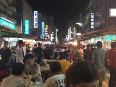 -六合夜市