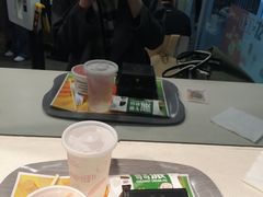 -麦当劳(轻轨曹杨路店)