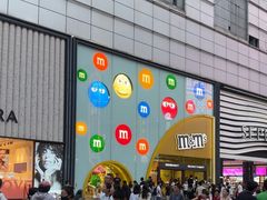 -m豆巧克力世界(上海世茂广场店)